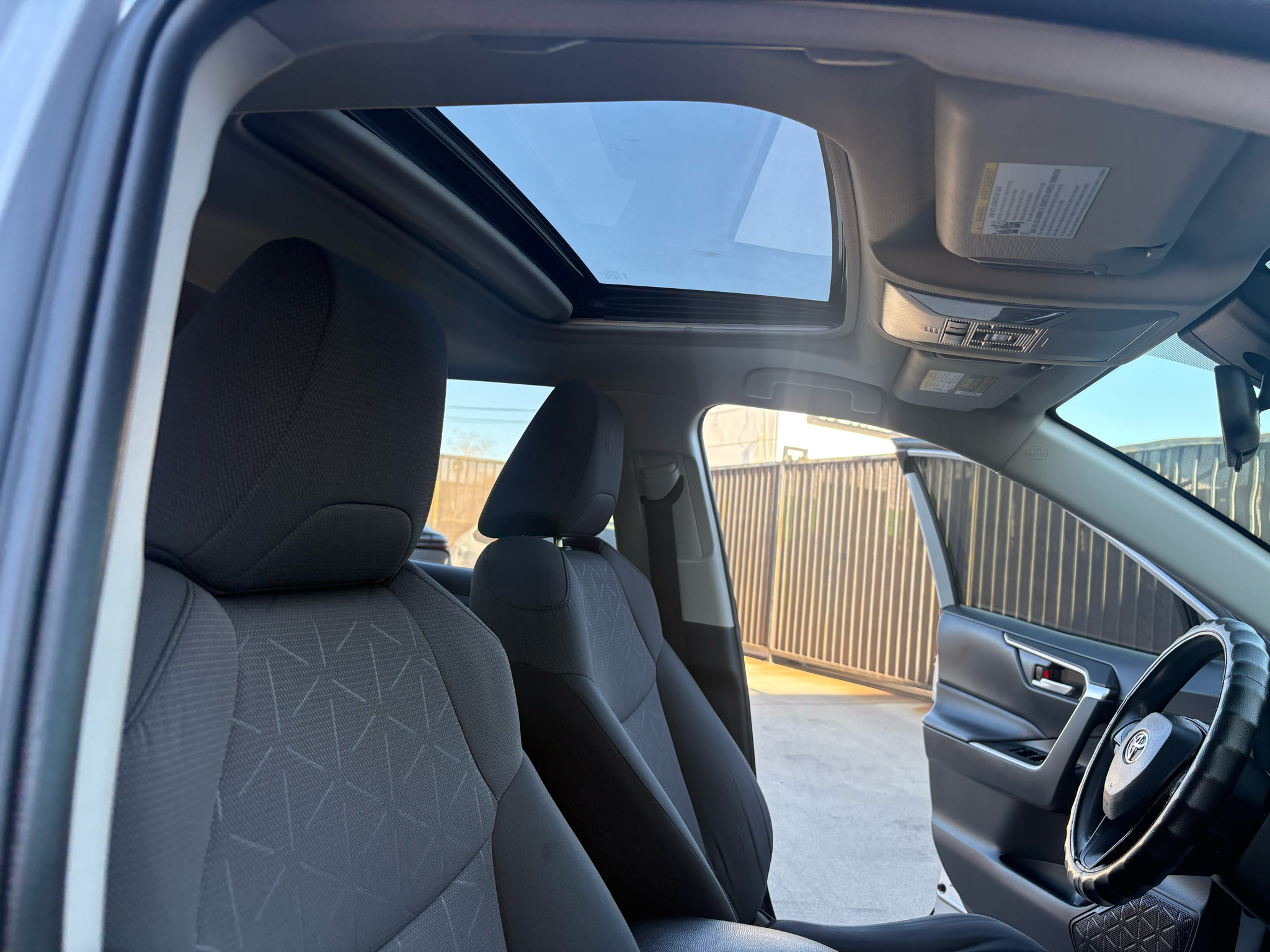 Toyota RAV4 XLE FWD (Natl) 2019