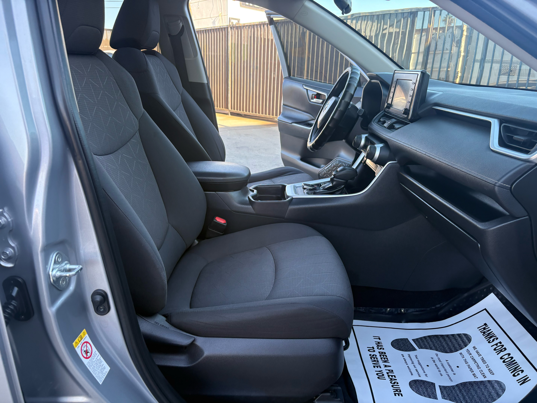 Toyota RAV4 XLE FWD (Natl) 2019