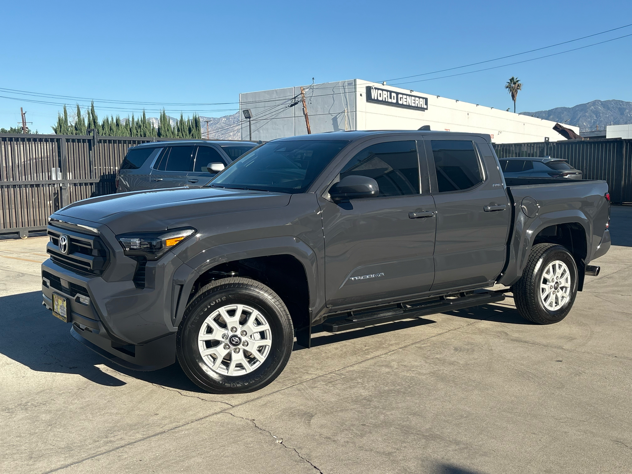 Toyota Tacoma 2WD SR5 Double Cab 5' Bed I4 AT (Natl) 2024