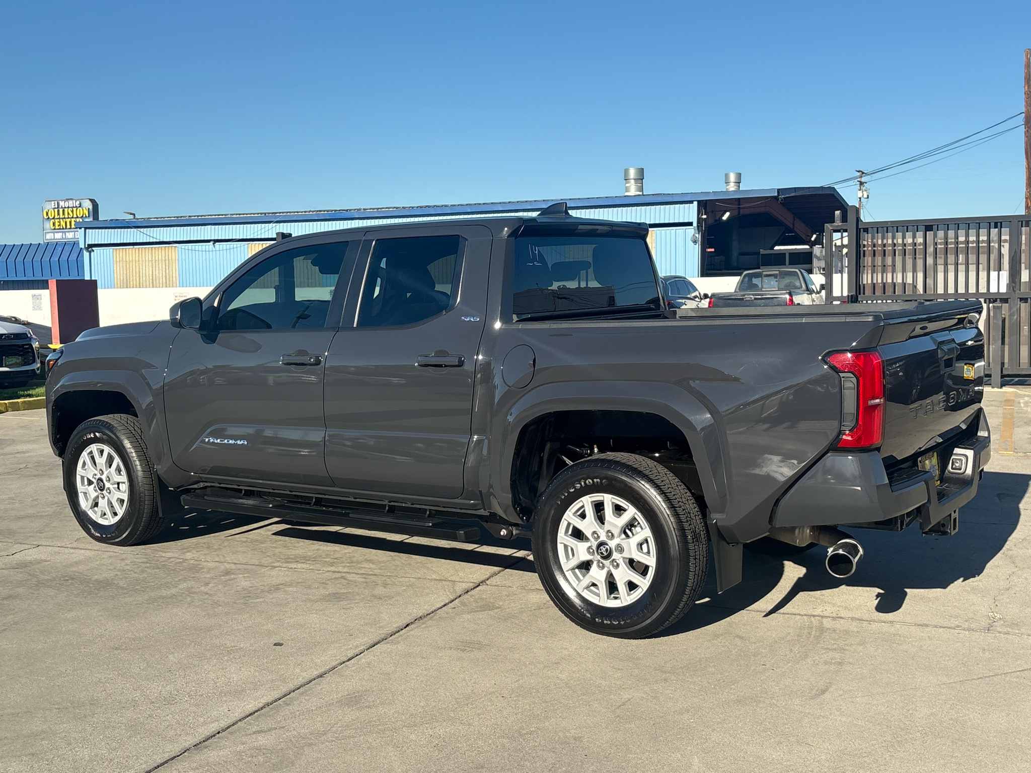 Toyota Tacoma 2WD SR5 Double Cab 5' Bed I4 AT (Natl) 2024