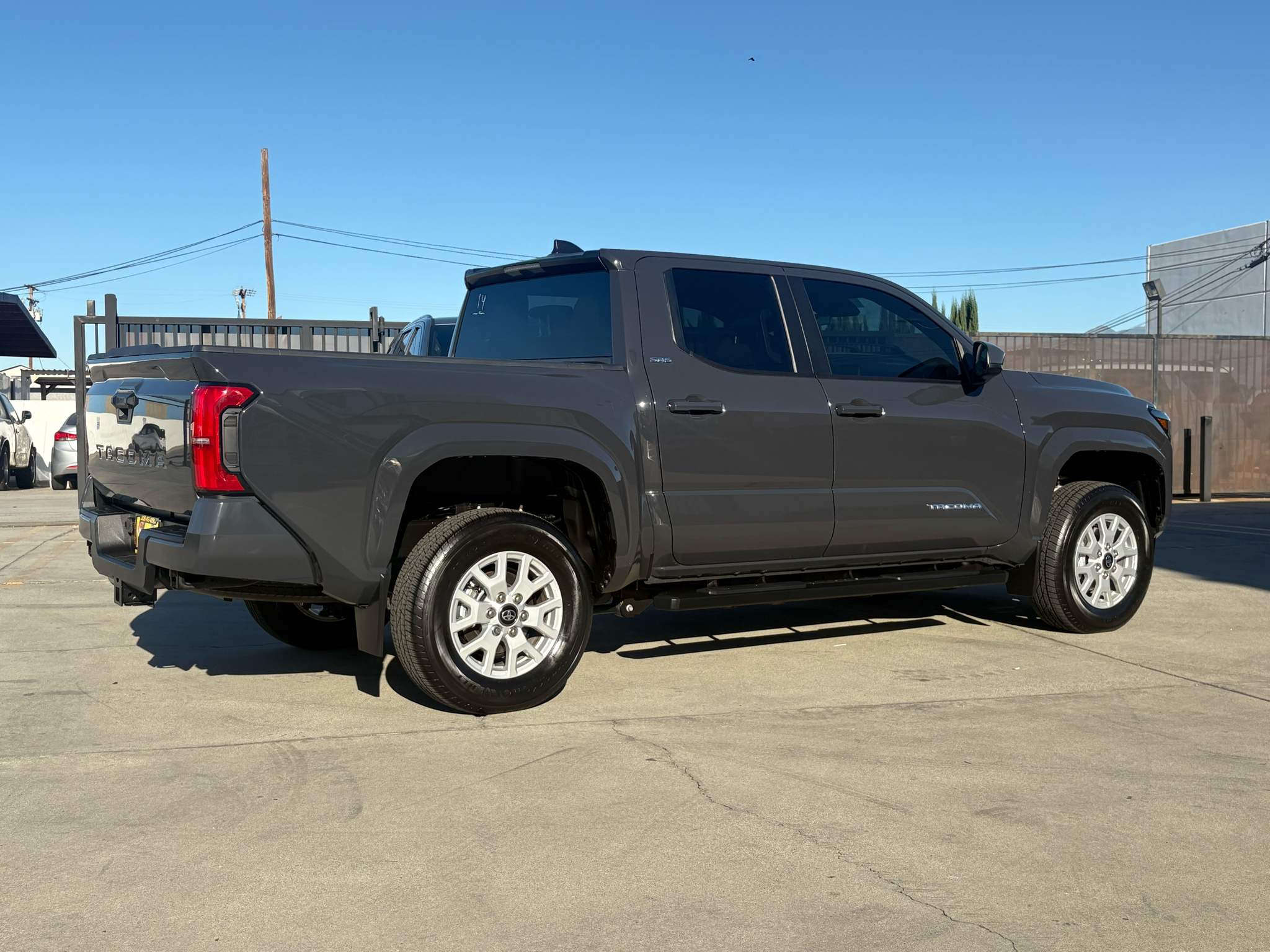 Toyota Tacoma 2WD SR5 Double Cab 5' Bed I4 AT (Natl) 2024