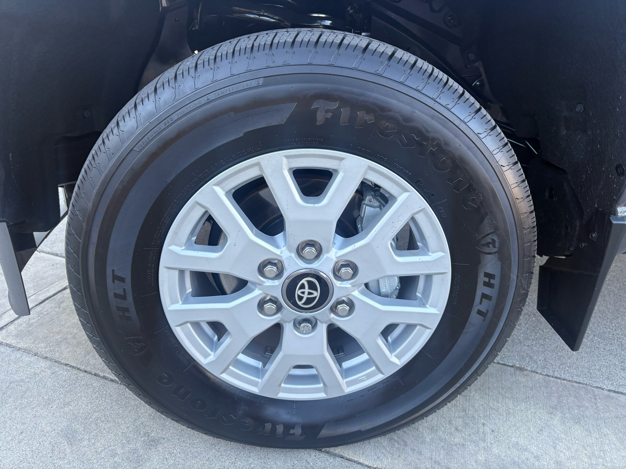 Toyota Tacoma 2WD SR5 Double Cab 5' Bed I4 AT (Natl) 2024