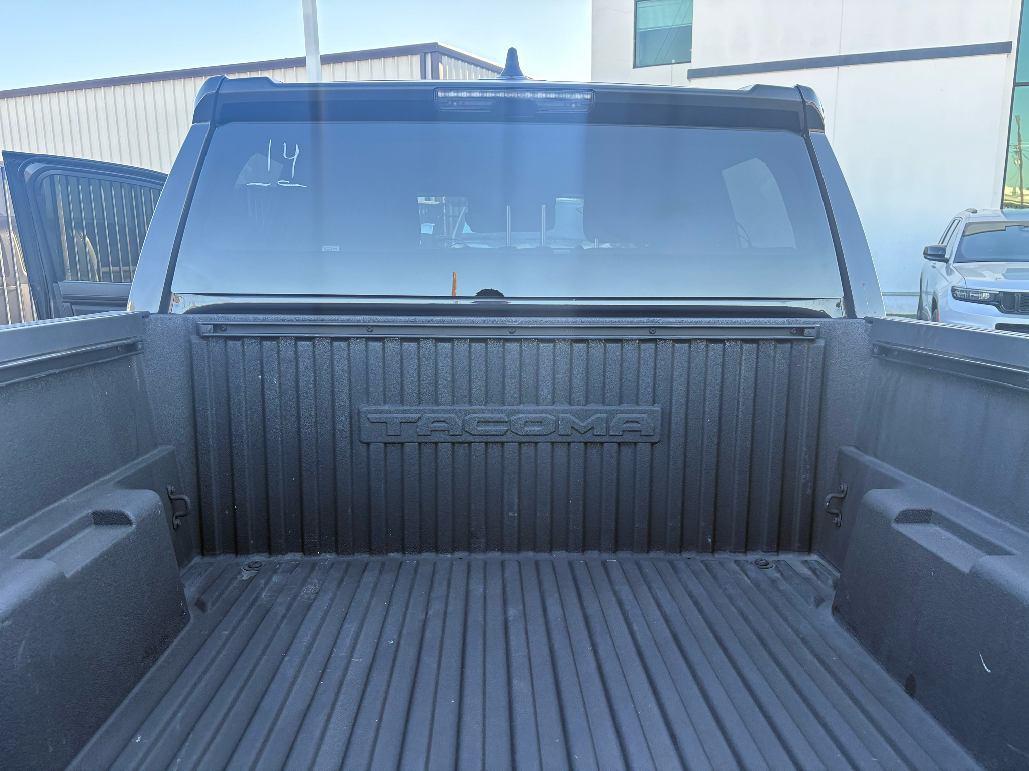 Toyota Tacoma 2WD SR5 Double Cab 5' Bed I4 AT (Natl) 2024