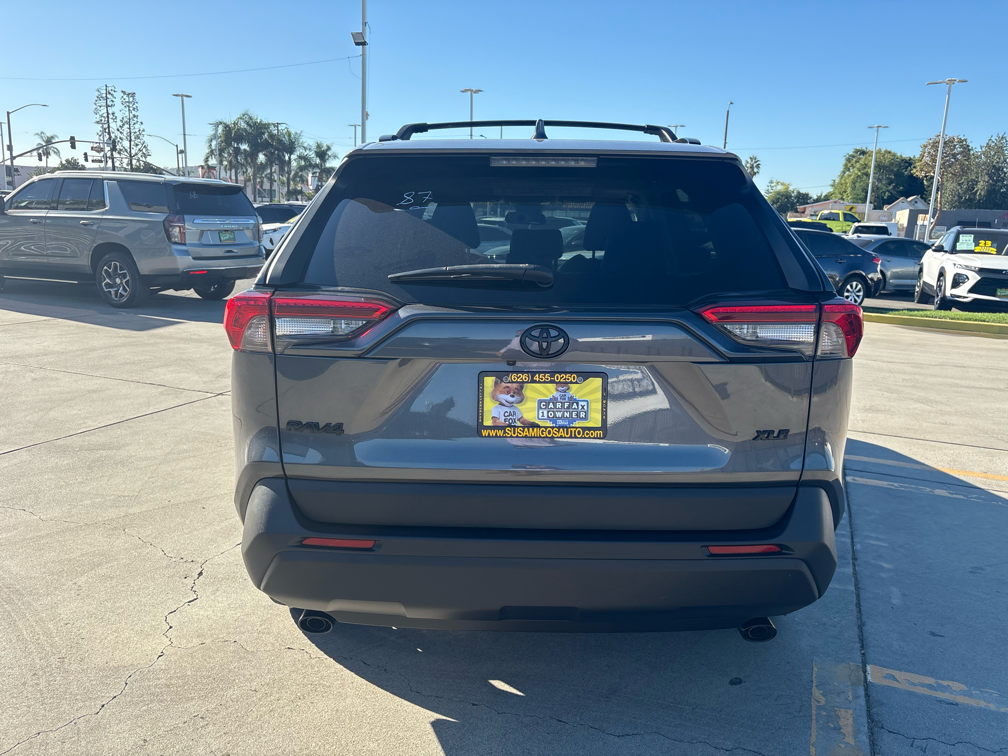 Toyota RAV4 XLE Premium FWD (Natl) 2021