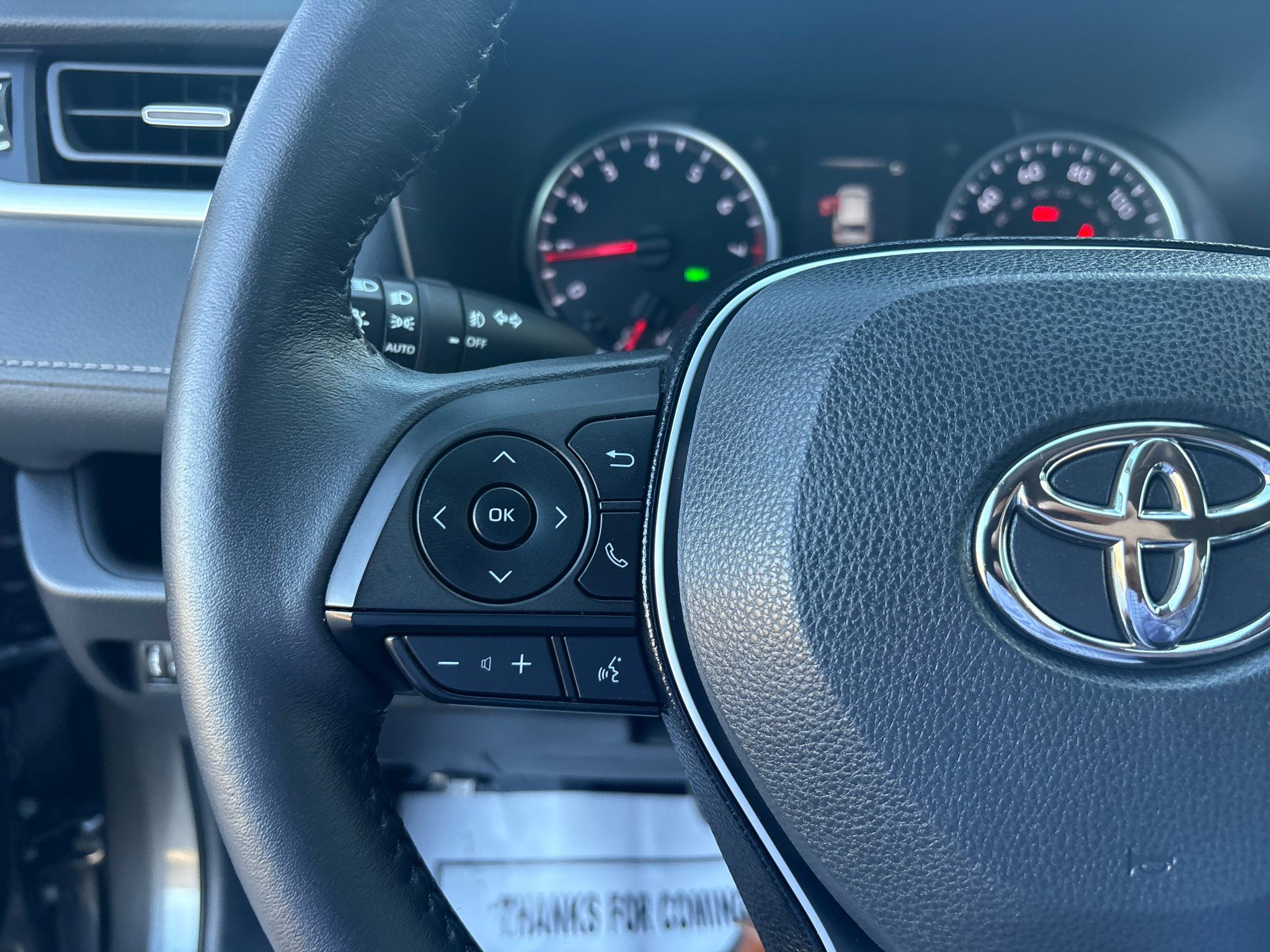 Toyota RAV4 XLE Premium FWD (Natl) 2021