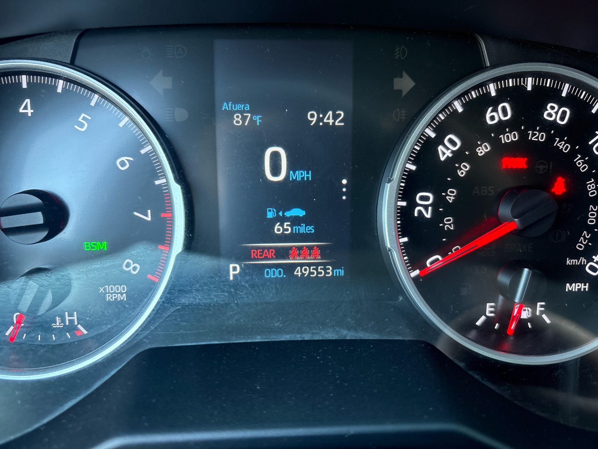 Toyota RAV4 XLE Premium FWD (Natl) 2021