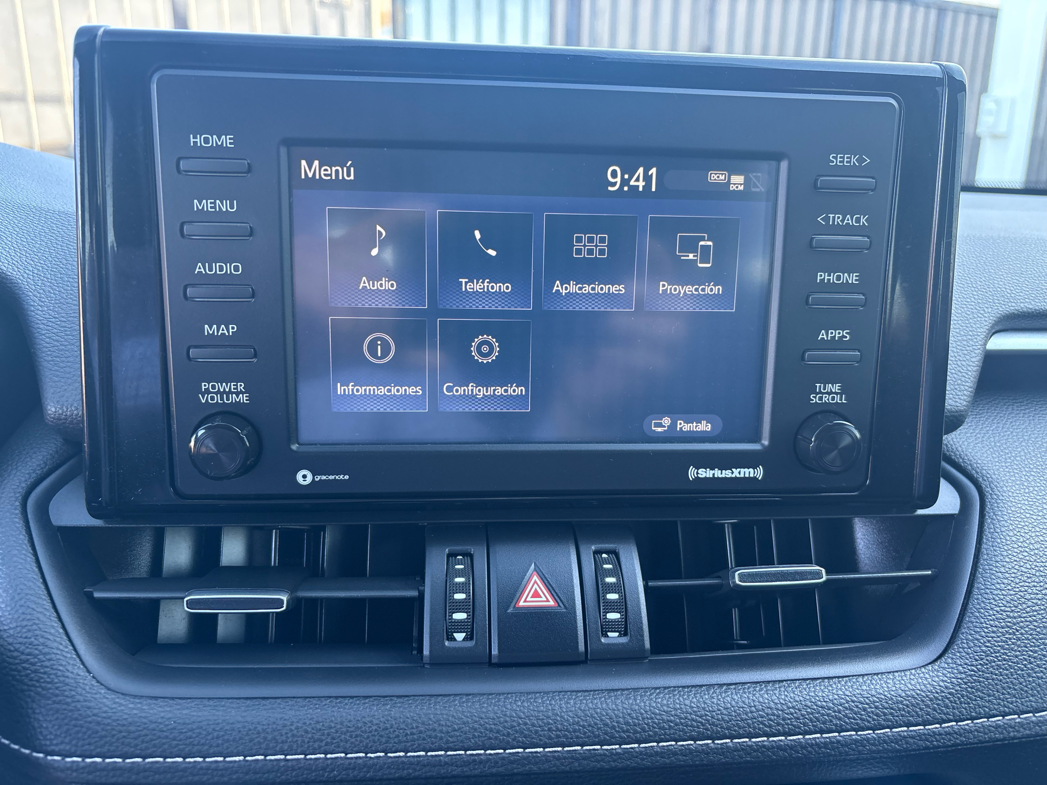 Toyota RAV4 XLE Premium FWD (Natl) 2021