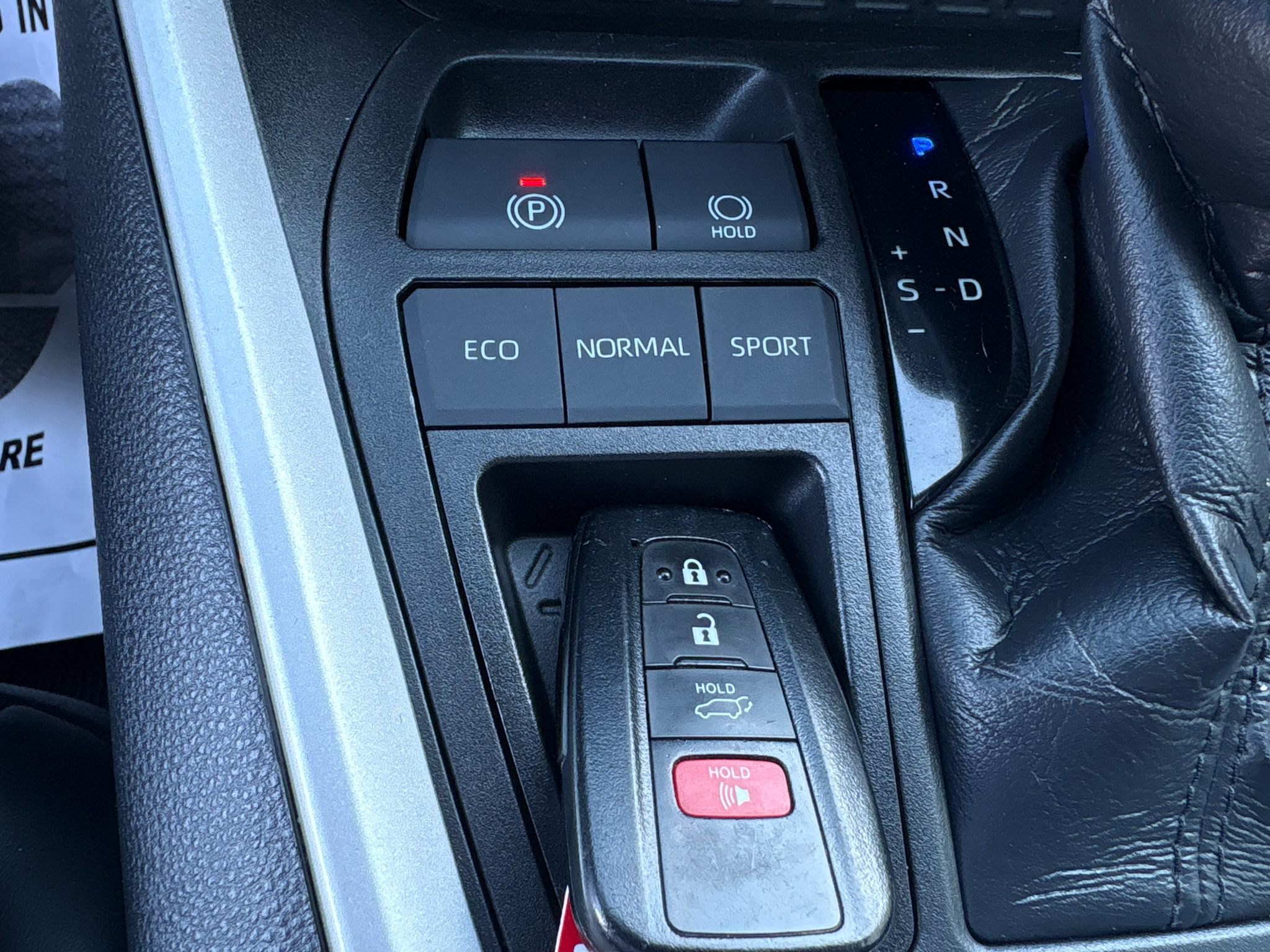 Toyota RAV4 XLE Premium FWD (Natl) 2021