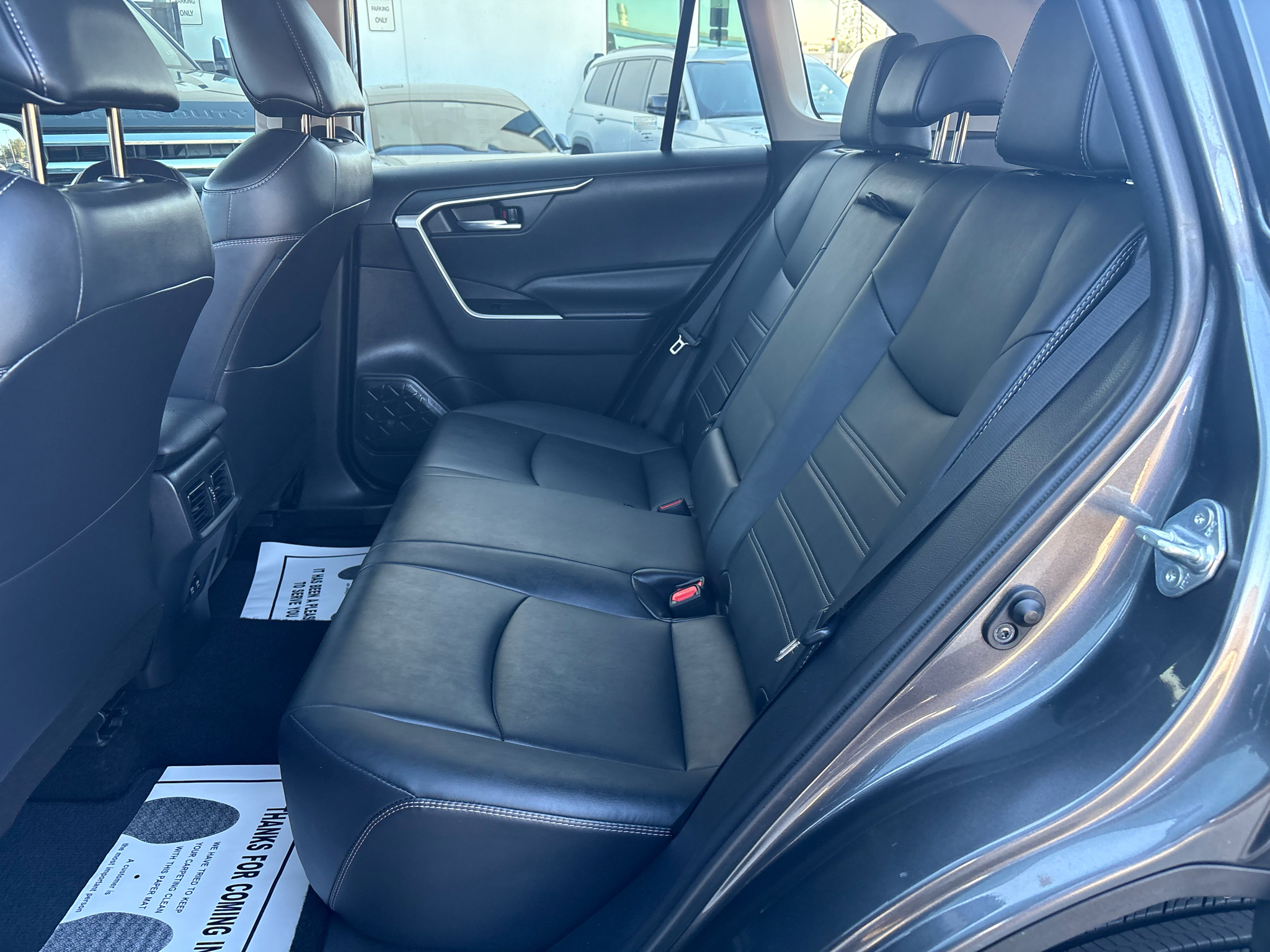 Toyota RAV4 XLE Premium FWD (Natl) 2021