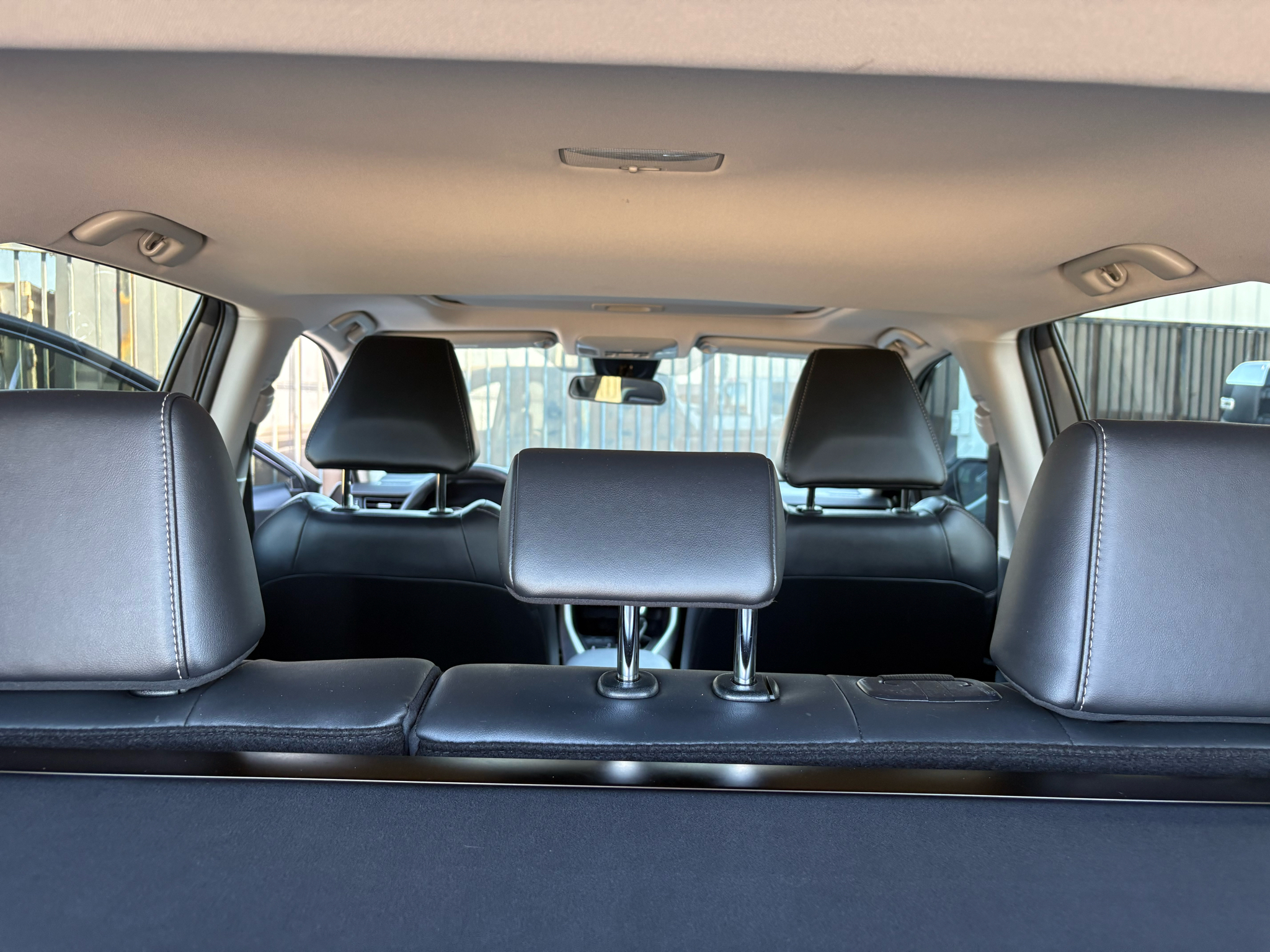 Toyota RAV4 XLE Premium FWD (Natl) 2021