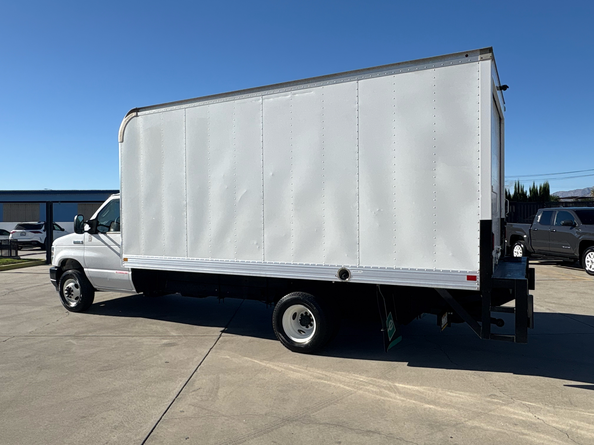 Ford E-Series Cutaway E-450 DRW 158" WB 2021