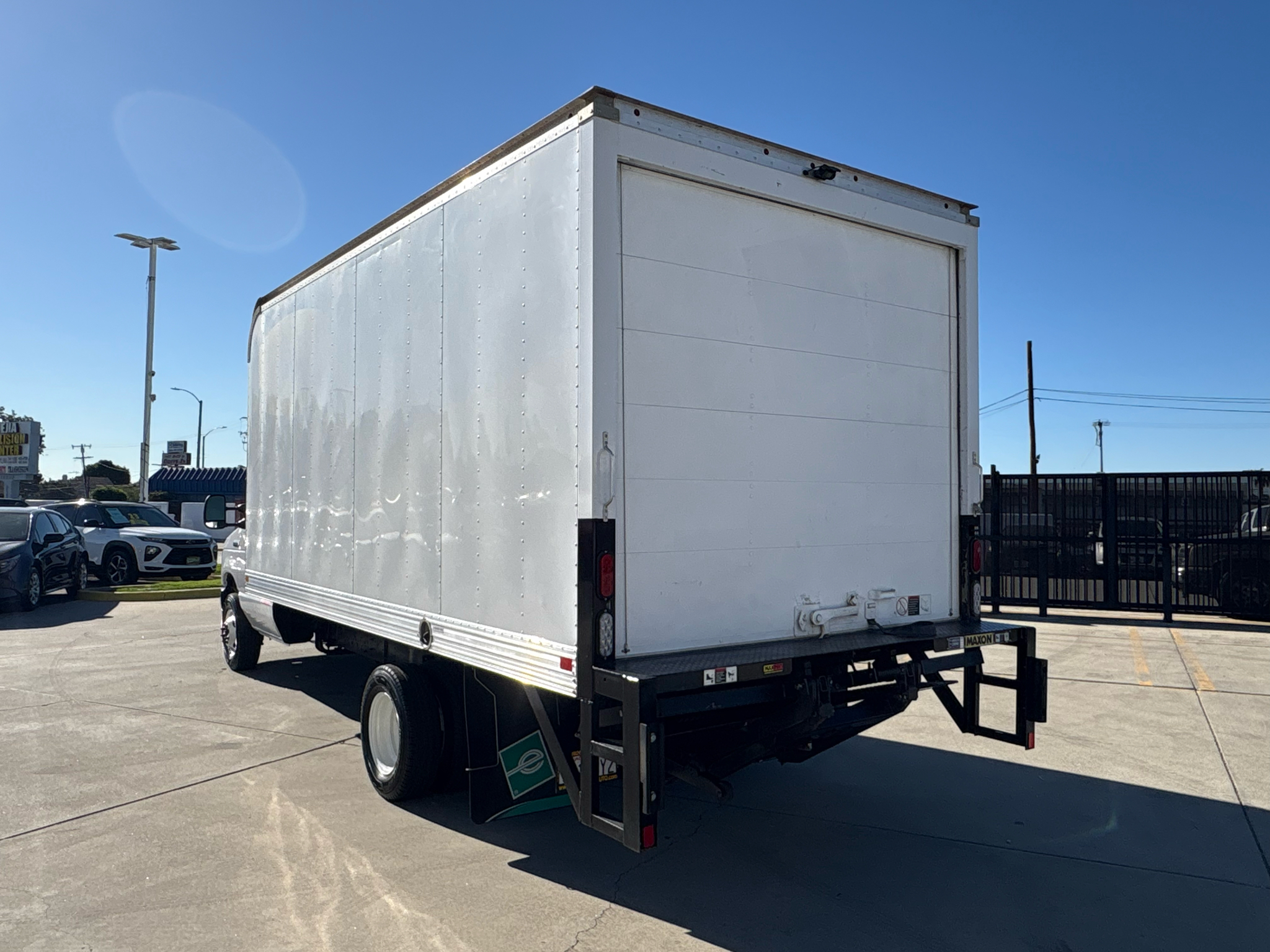 Ford E-Series Cutaway E-450 DRW 158" WB 2021