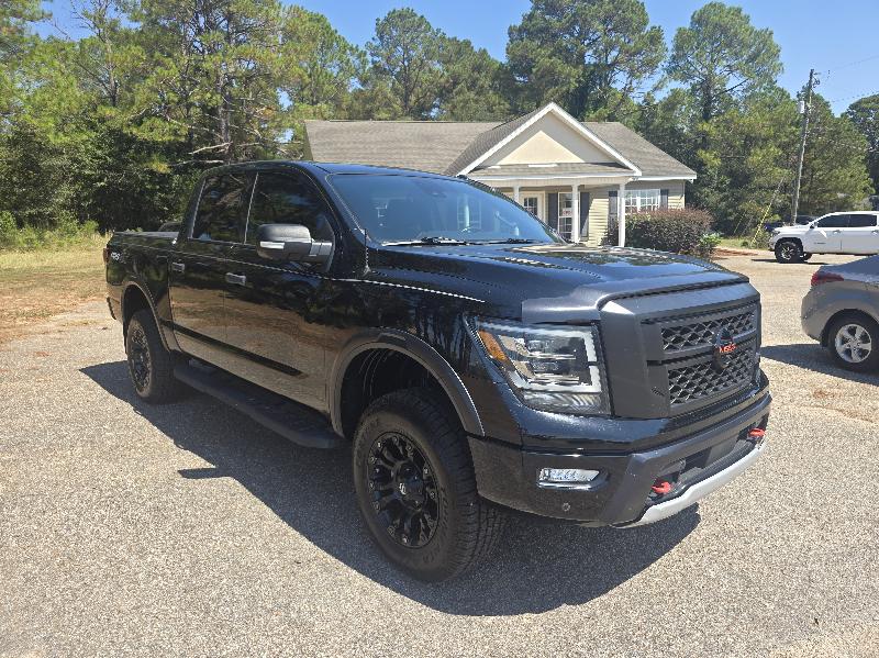 Nissan Titan 4WD Crew Cab SWB PRO-4X 2021 Nissan Titan 4WD Crew Cab SWB PRO-4X 2021