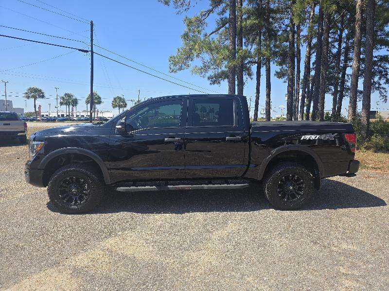 Nissan Titan 4WD Crew Cab SWB PRO-4X 2021 Nissan Titan 4WD Crew Cab SWB PRO-4X 2021
