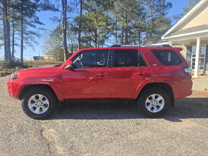 Toyota 4Runner SR5 2021