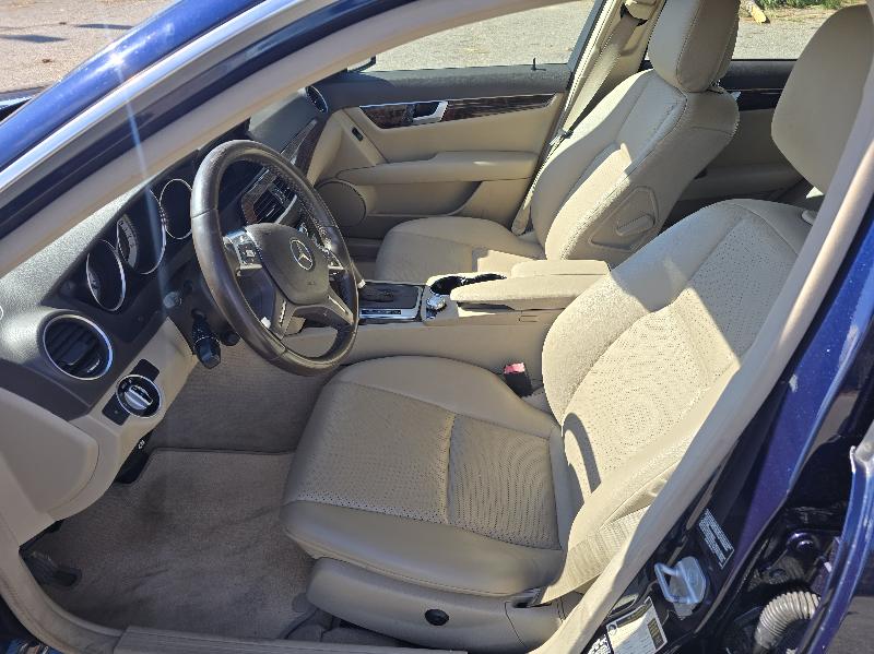 Mercedes-Benz C-Class C300 4MATIC Luxury Sedan 2012