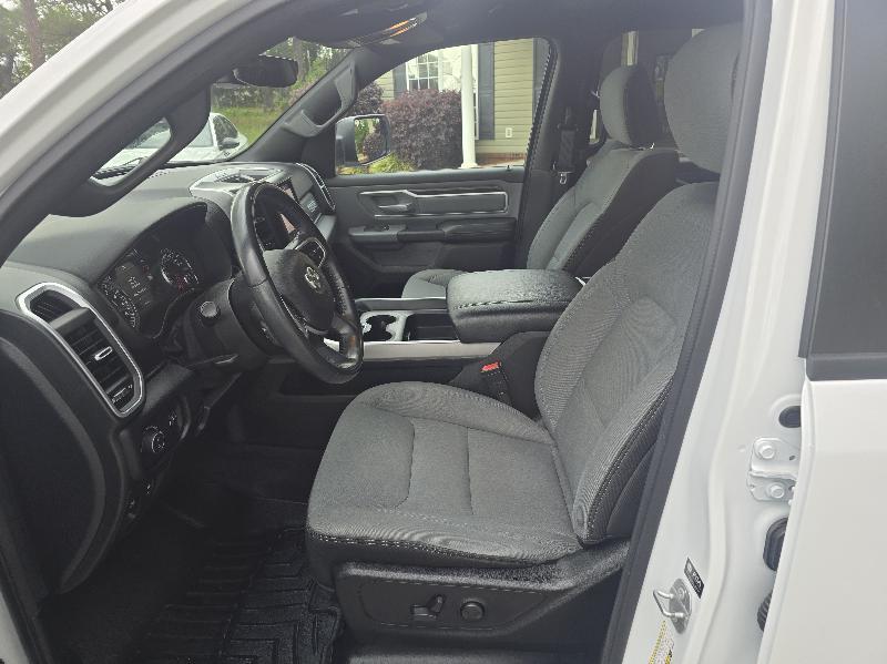 RAM 1500 Big Horn Crew Cab SWB 4WD 2022