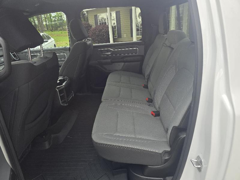 RAM 1500 Big Horn Crew Cab SWB 4WD 2022