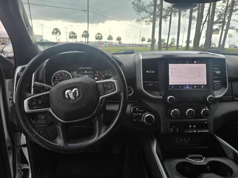 RAM 1500 Big Horn Crew Cab SWB 4WD 2022