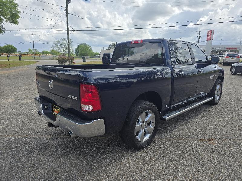 RAM 1500 4WD Crew Cab 140.5" Big Horn 2017