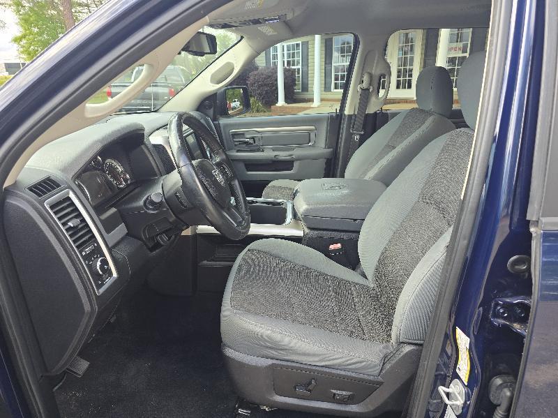 RAM 1500 4WD Crew Cab 140.5" Big Horn 2017