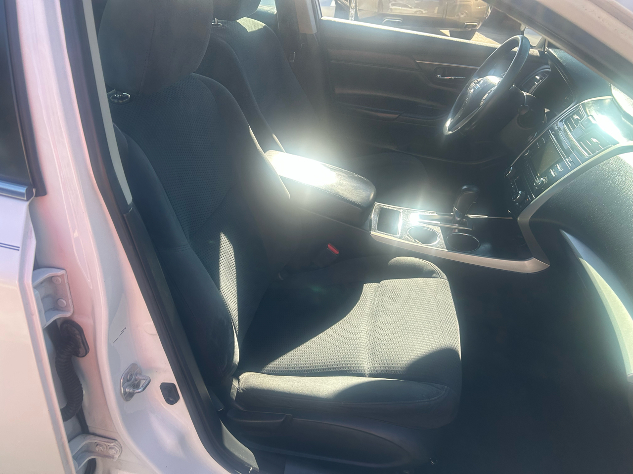 Nissan Altima 4dr Sdn I4 2.5 SV 2015