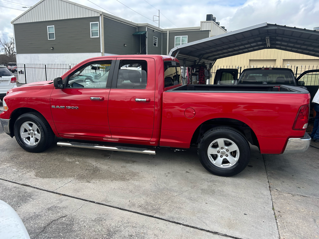 2011 RAM 1500 2WD Quad Cab 140.5" SLT