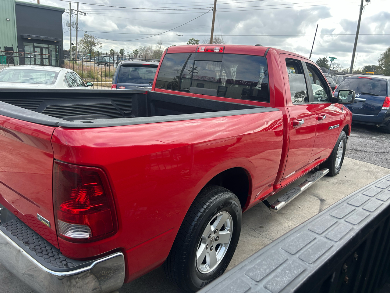 RAM 1500 2WD Quad Cab 140.5" SLT 2011