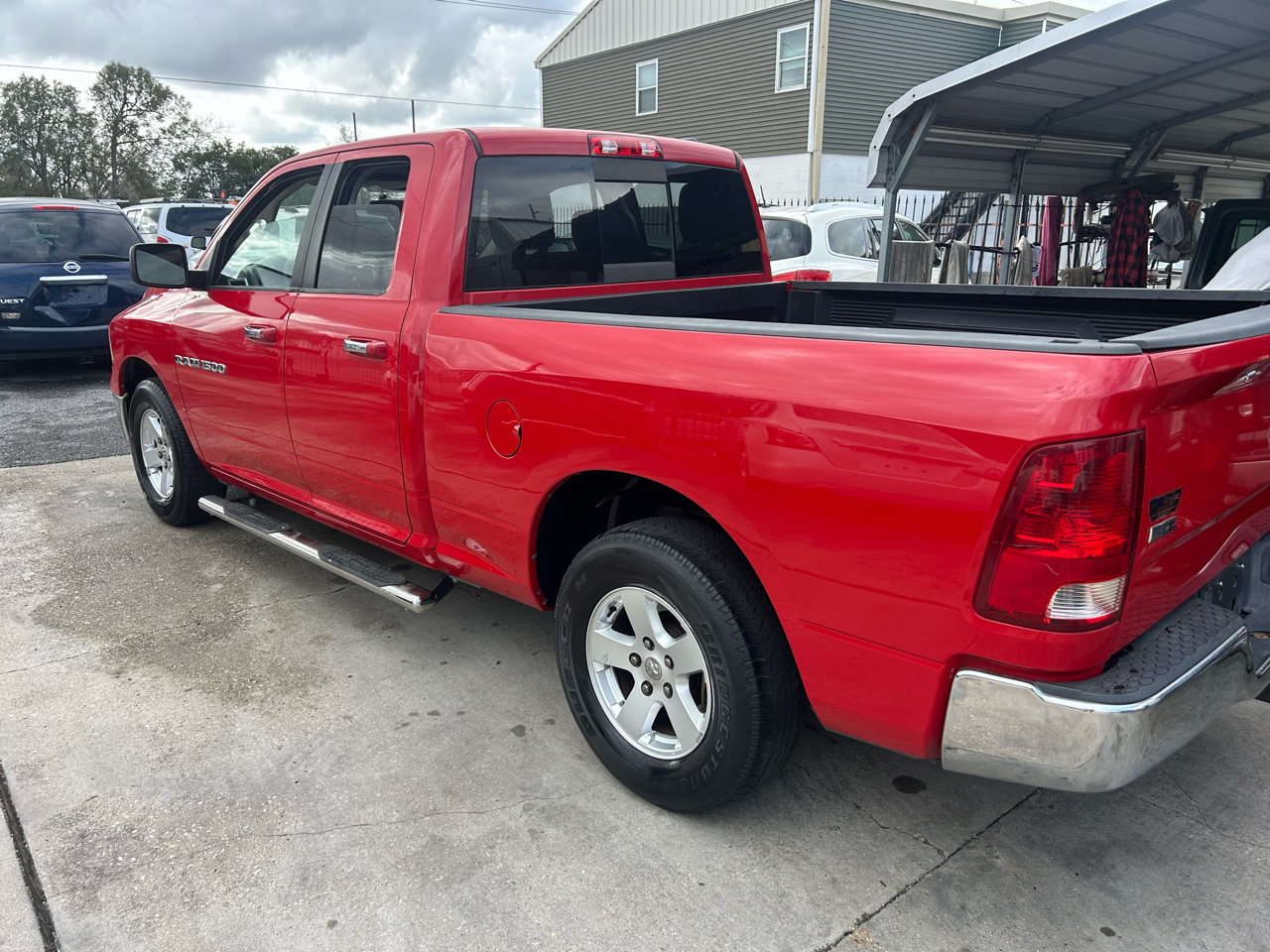 RAM 1500 2WD Quad Cab 140.5" SLT 2011