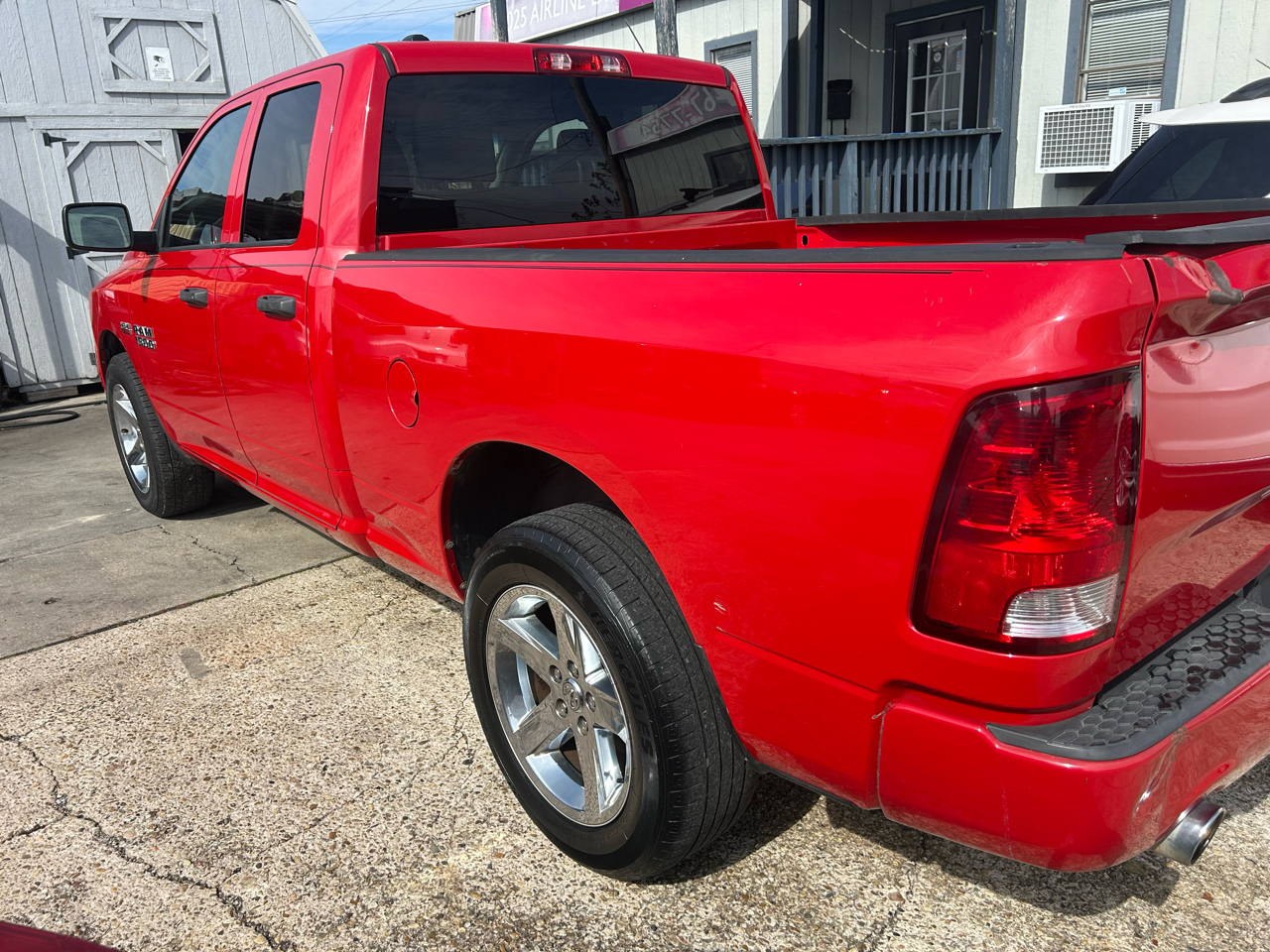 RAM 1500 2WD Quad Cab 140.5" Express 2015