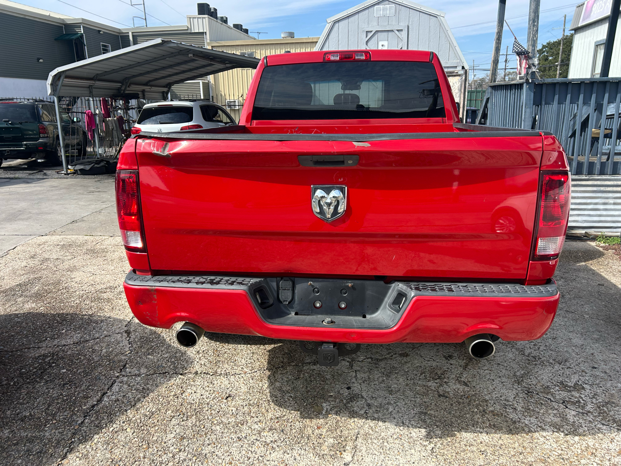 RAM 1500 2WD Quad Cab 140.5" Express 2015