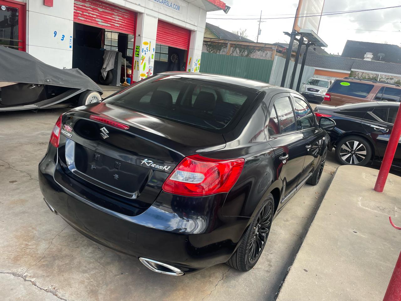 Suzuki Kizashi 4dr Sdn Man FWD SLS 2010