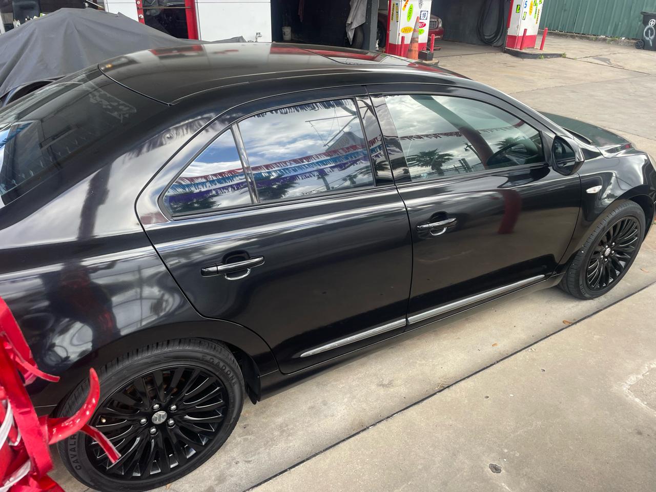 Suzuki Kizashi 4dr Sdn Man FWD SLS 2010