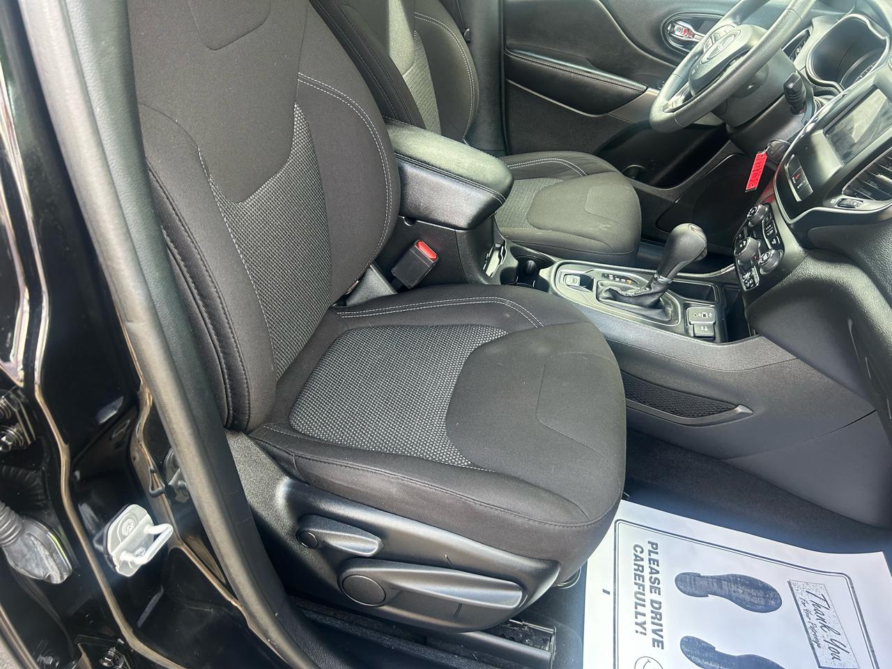 Jeep Cherokee Latitude FWD 2021