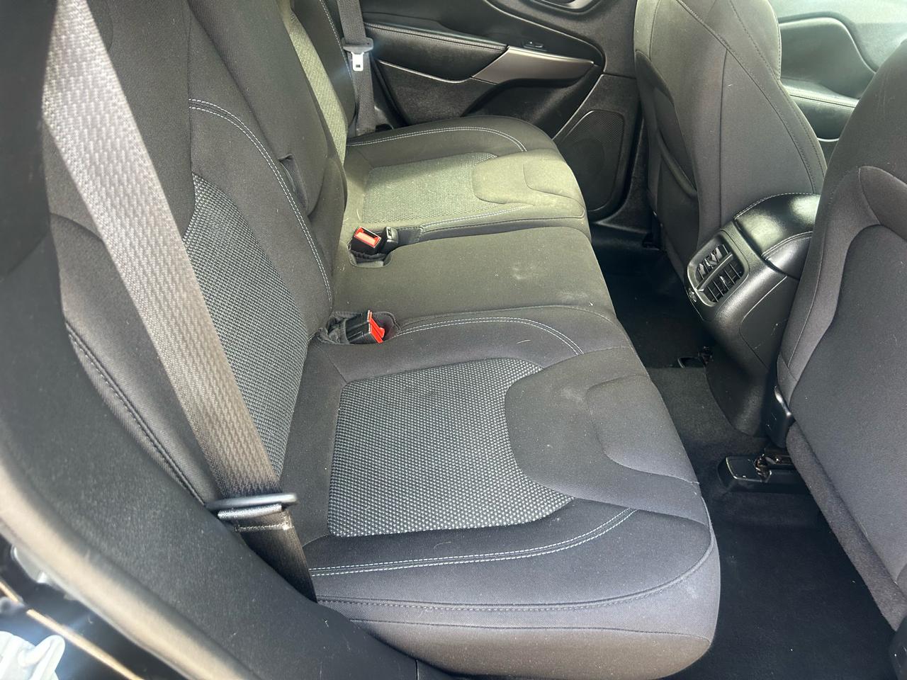 Jeep Cherokee Latitude FWD 2021