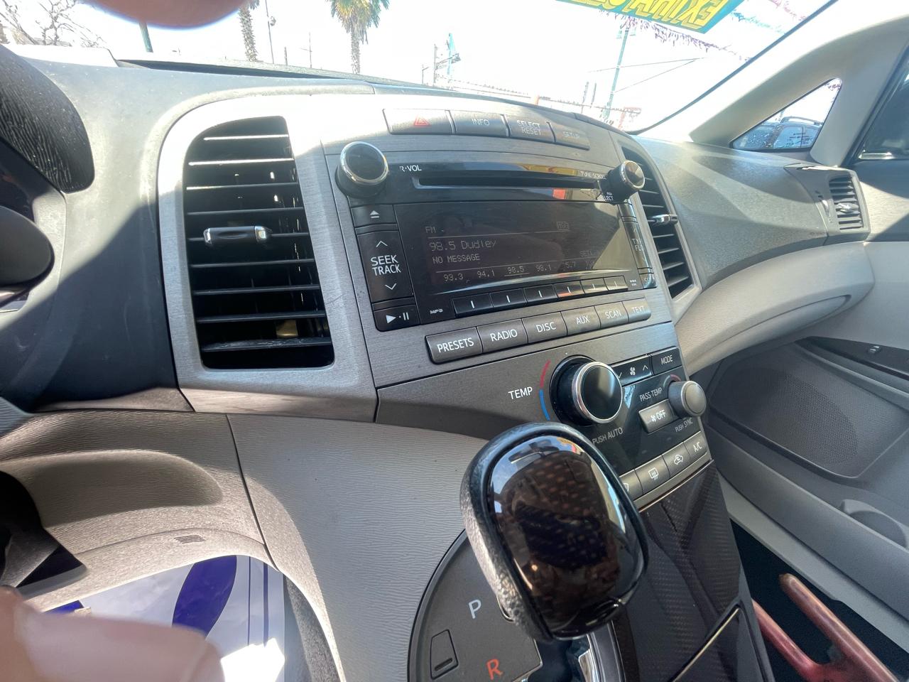 Toyota Venza 4dr Wgn I4 FWD XLE (Natl) 2012