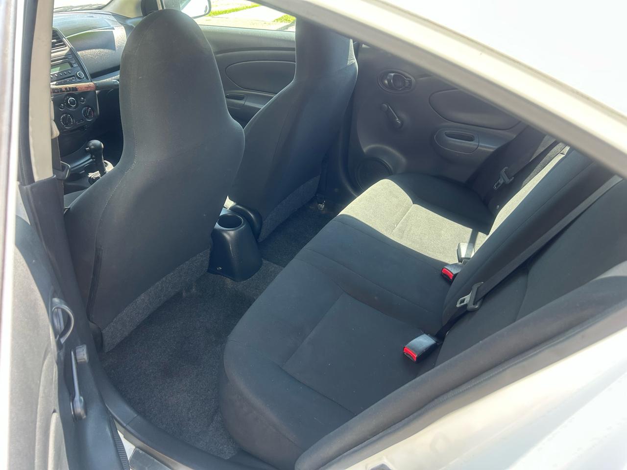 Nissan Versa 4dr Sdn CVT 1.6 S Plus 2015