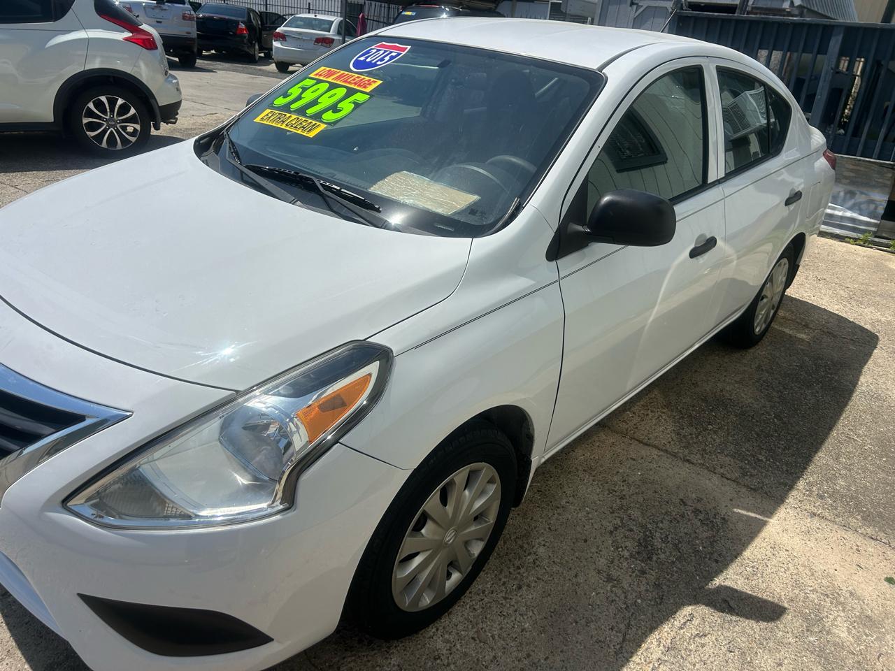 Nissan Versa 4dr Sdn CVT 1.6 S Plus 2015