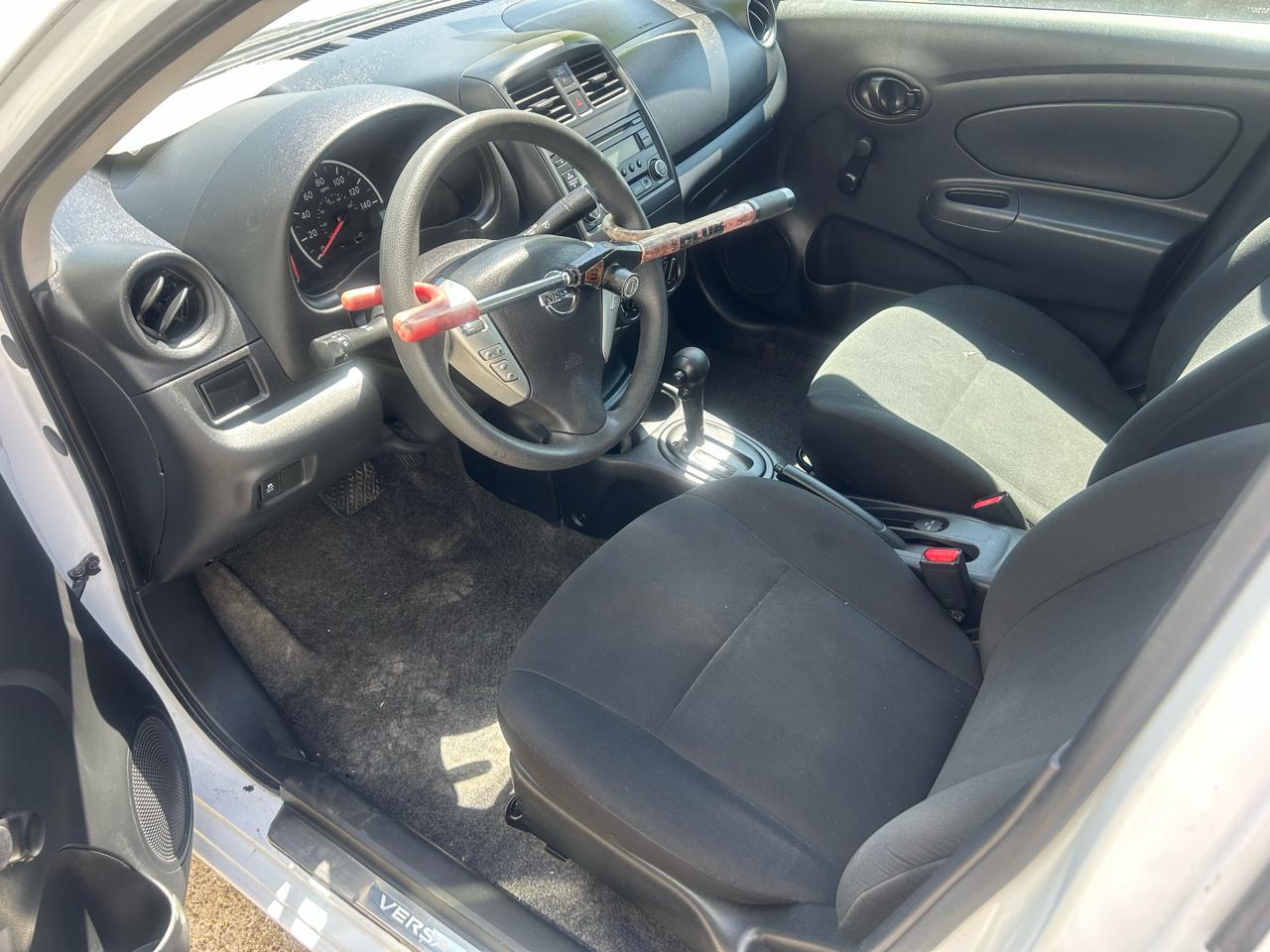 Nissan Versa 4dr Sdn CVT 1.6 S Plus 2015