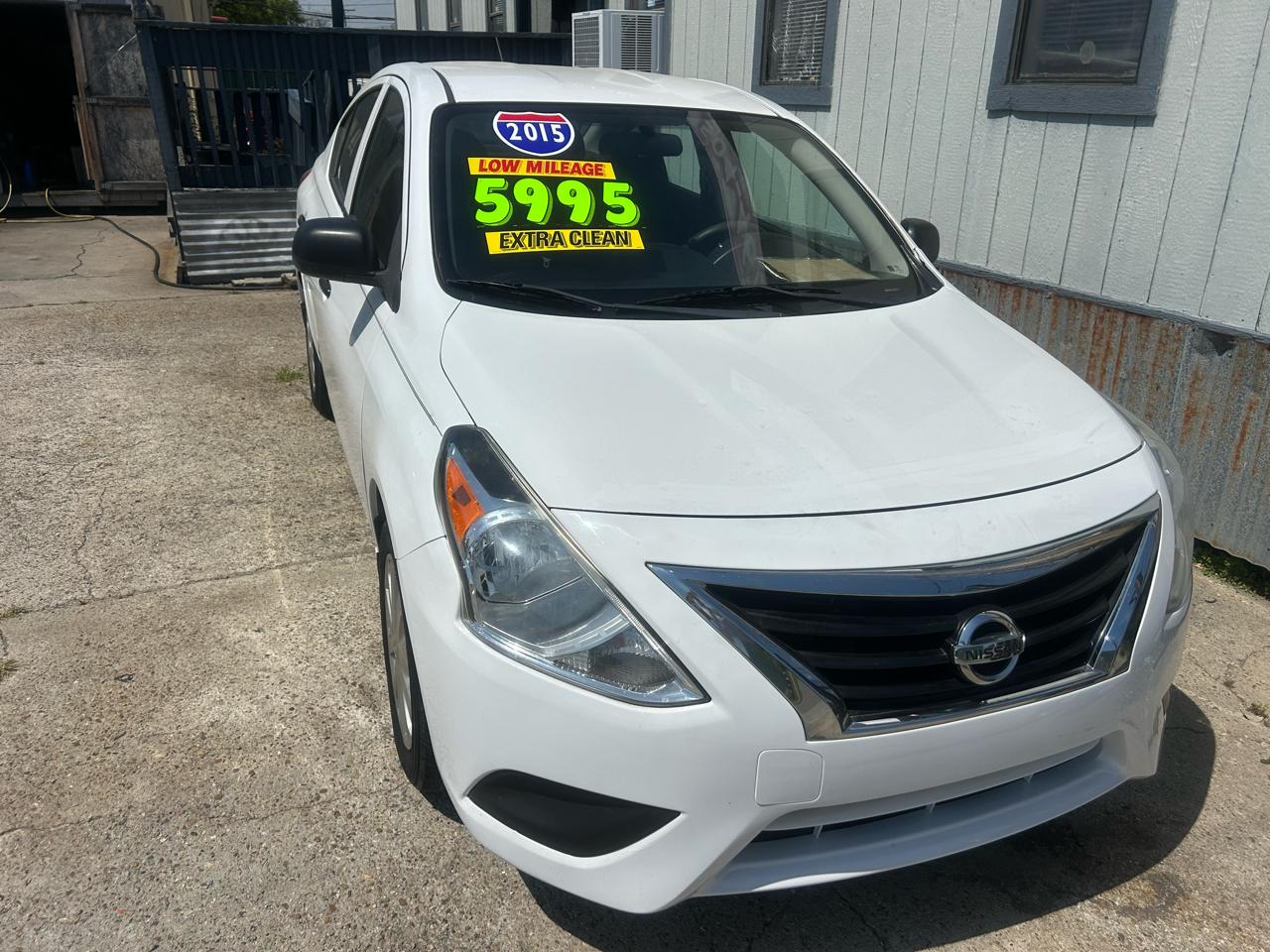 Nissan Versa 4dr Sdn CVT 1.6 S Plus 2015