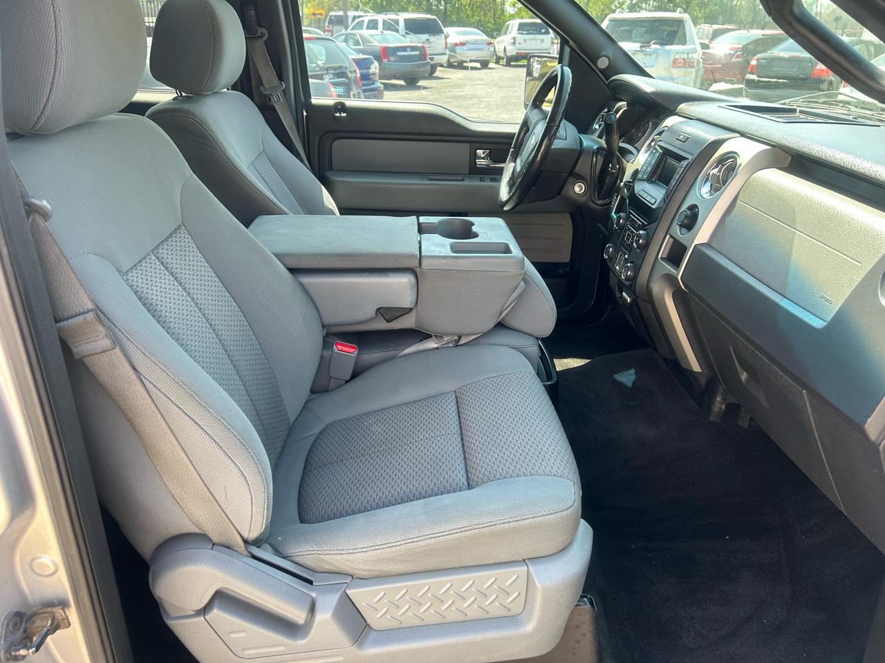 Ford F-150 2WD SuperCrew 145" Platinum 2013