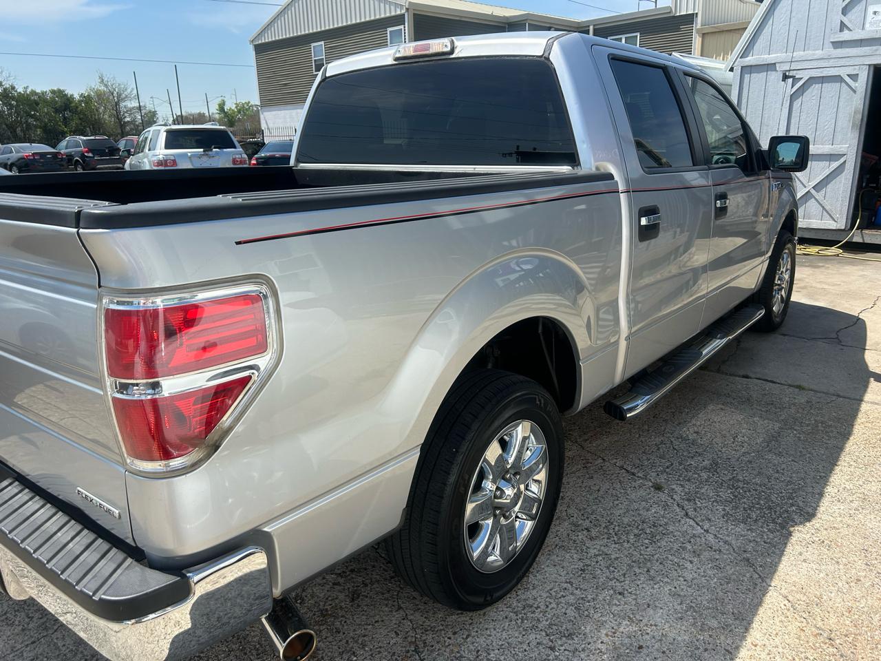 Ford F-150 2WD SuperCrew 145" Platinum 2013