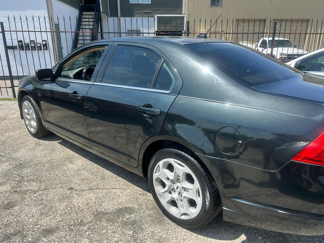 Ford Fusion 4dr Sdn SE FWD 2010