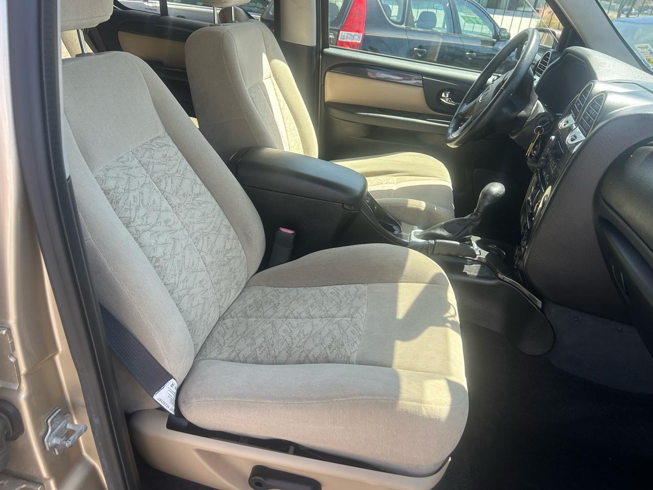 GMC Envoy 4dr 2WD SLE 2005