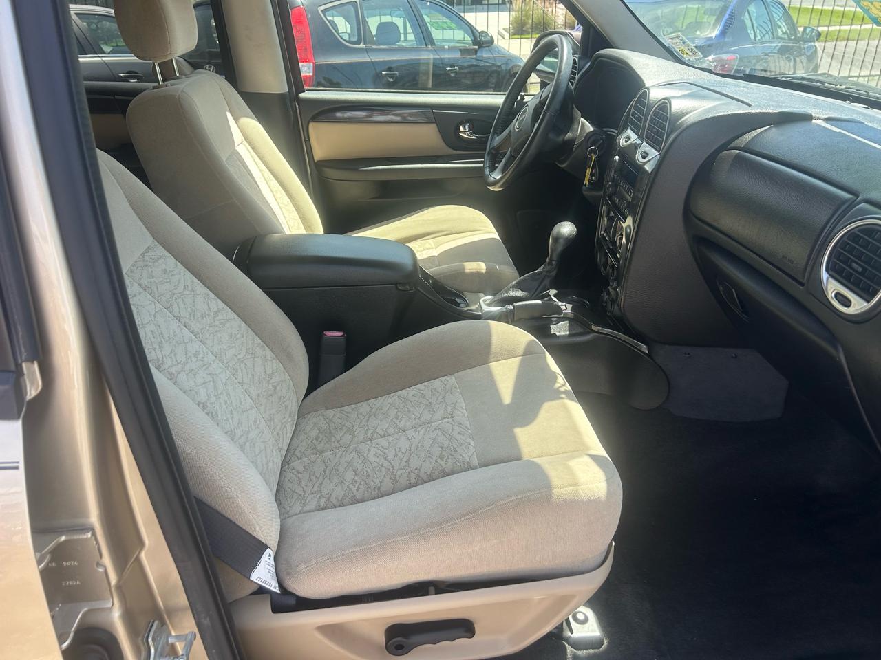 GMC Envoy 4dr 2WD SLE 2005