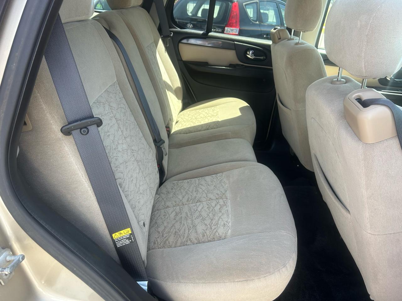 GMC Envoy 4dr 2WD SLE 2005