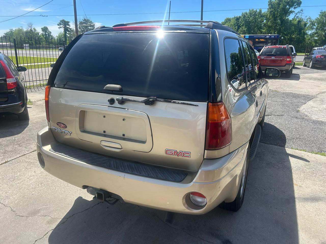 GMC Envoy 4dr 2WD SLE 2005