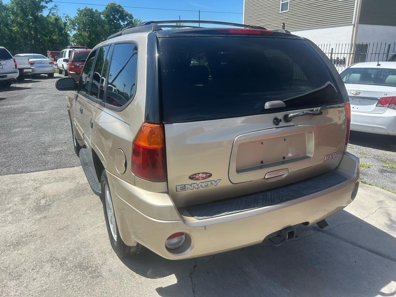 GMC Envoy 4dr 2WD SLE 2005