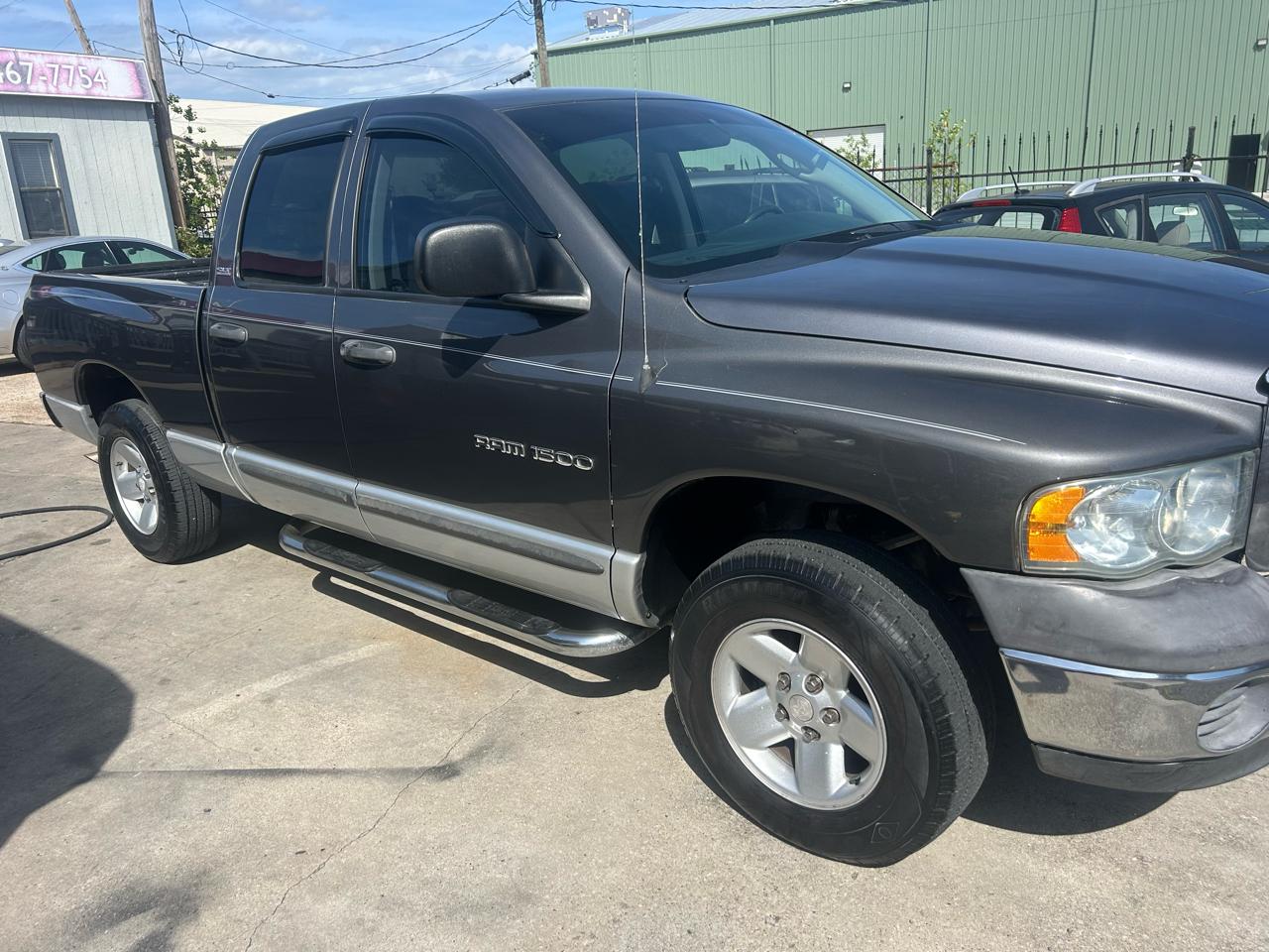 Dodge Ram 1500 4dr Quad Cab 140" WB 2002