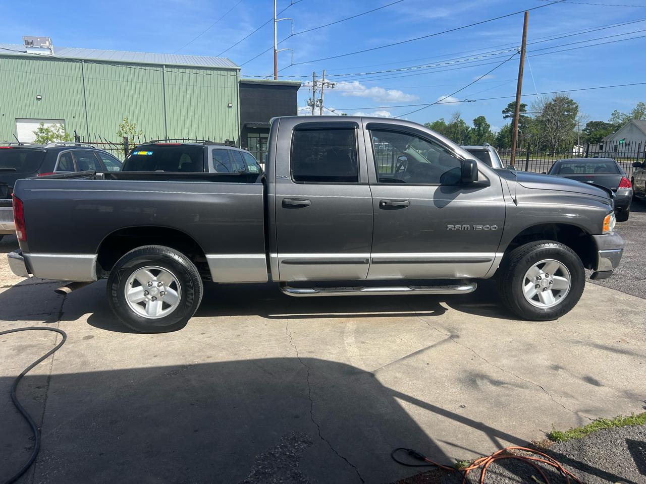 Dodge Ram 1500 4dr Quad Cab 140" WB 2002